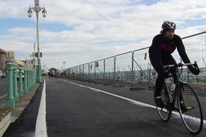 Brighton seafront cycle lane fully open for first time since 2012