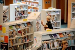 Jubilee Library generic bookshelves DayintheLife_library16_JH