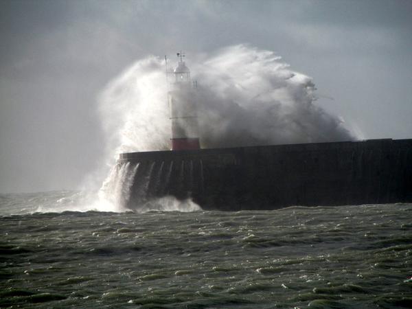 Brighton students work with engineers to assess tidal power potential in Newhaven