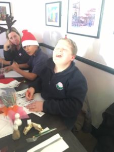 christmas-lunch-for-downs-view-school-children-at-buddies-2016-3