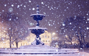 The Victoria Fountain in the snow. Picture by Dominic Alves on Flickr