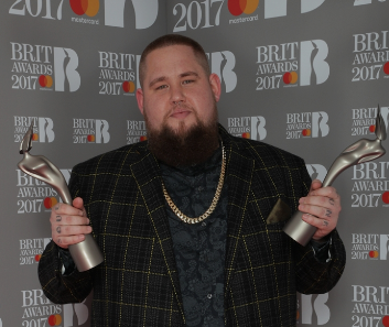 Rag ’n’ Bone Man picks up second Brit award