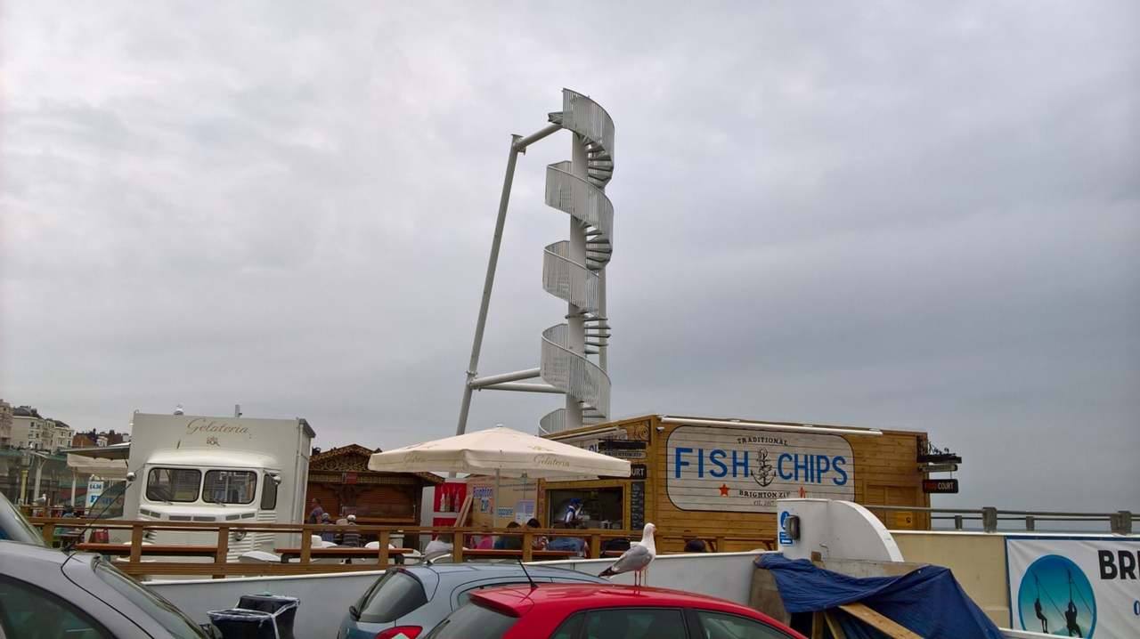 Zipwire goes up on Brighton seafront
