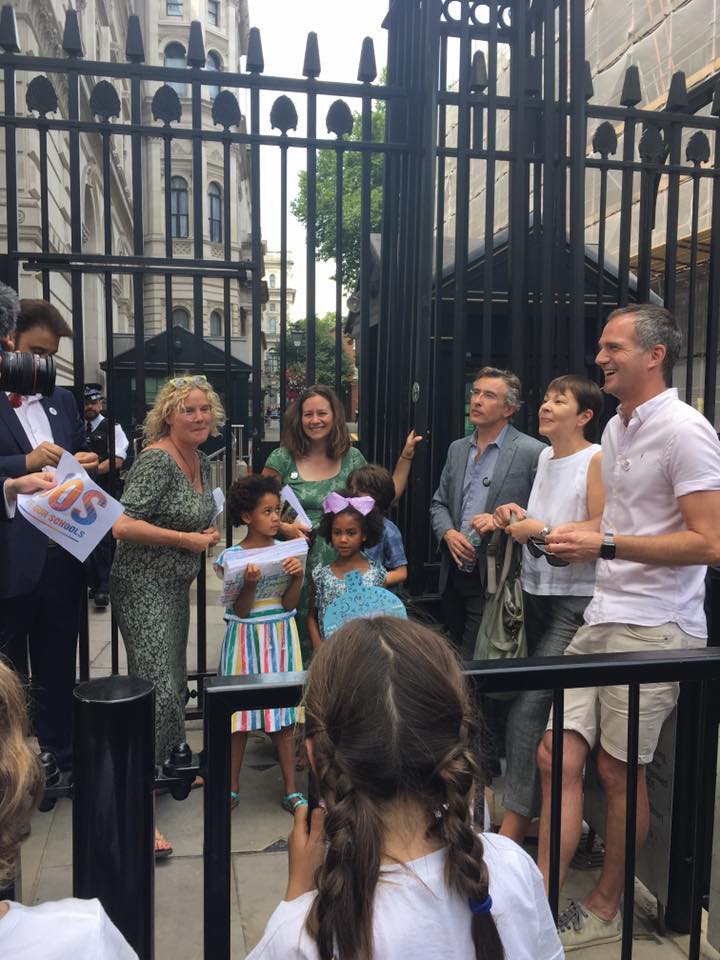 Brighton schoolchildren – and Steve Coogan – send message in a bottle to the PM