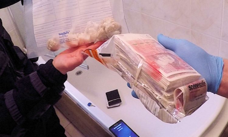 Brighton home raided as part of huge coordinated ‘County Lines’ drug bust