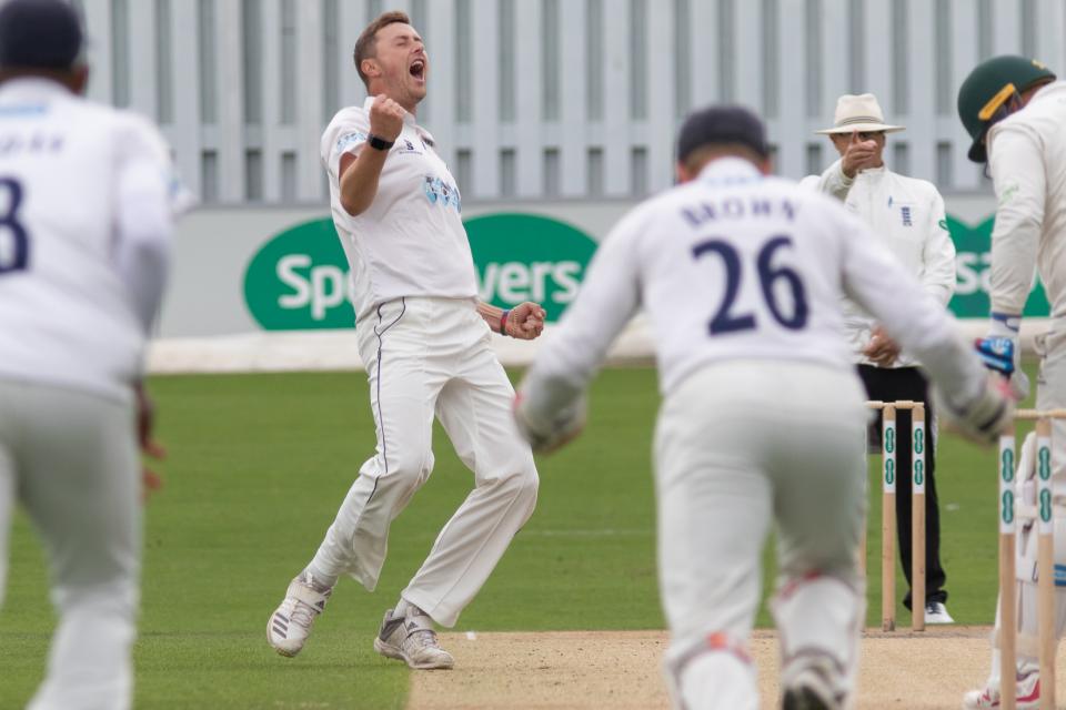 Sussex edge closer to promotion in County Championship with big win over Leicestershire