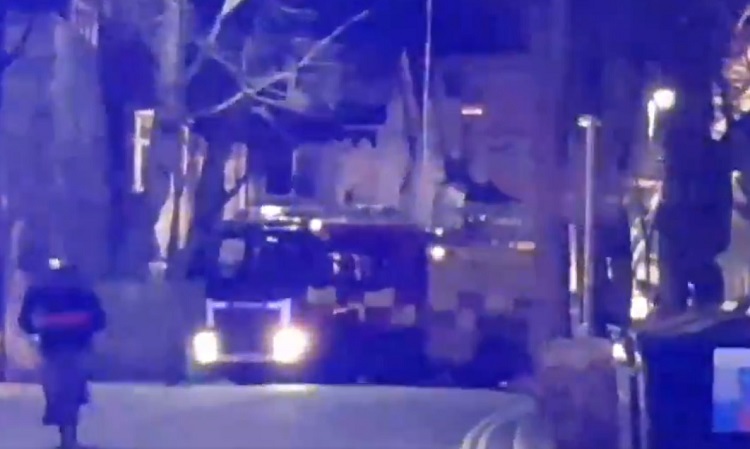 Road closed after Brighton balcony ‘comes adrift’