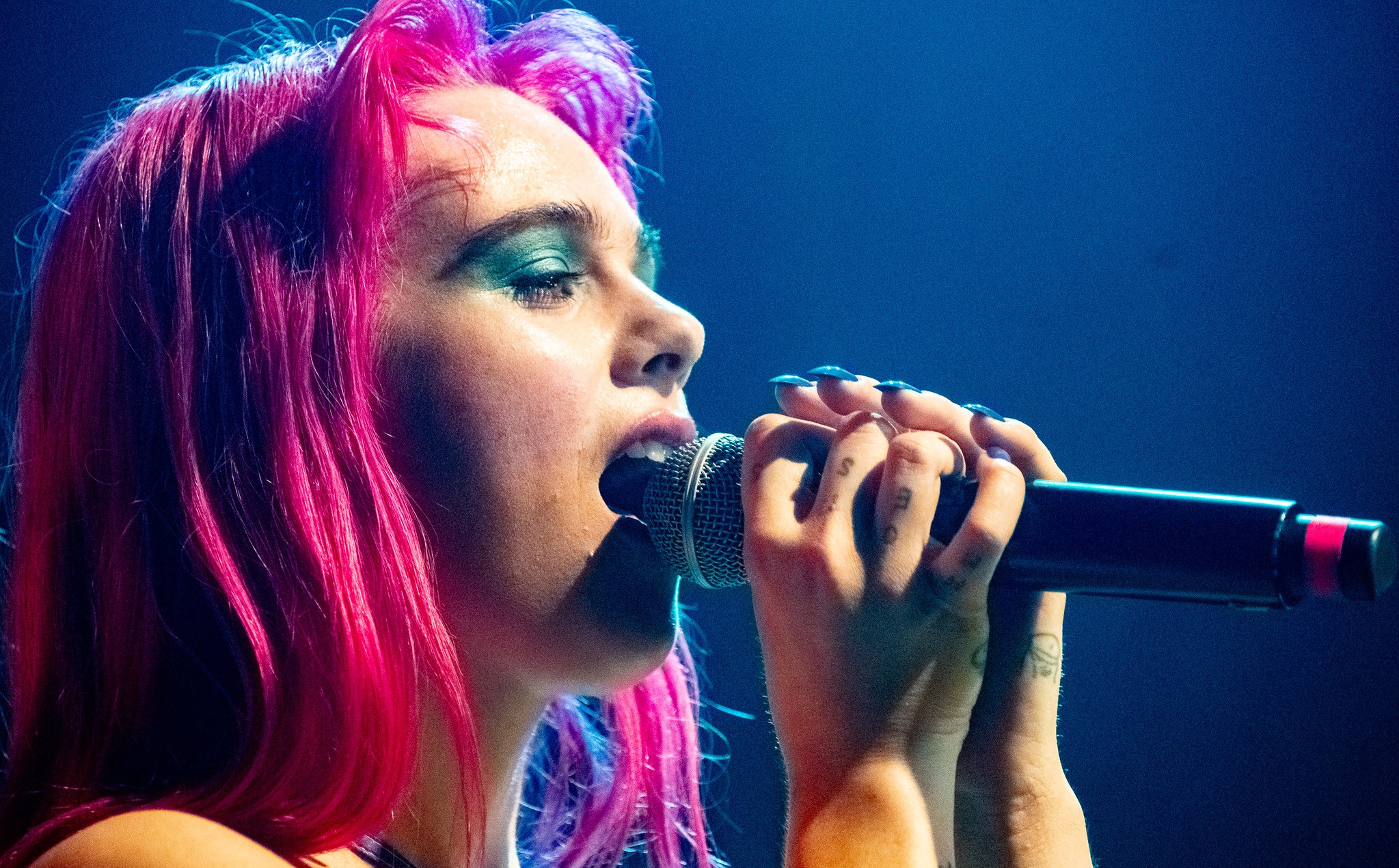 Pink Pop Princess GIRLI certainly not the ‘Odd One Out’ in Brighton