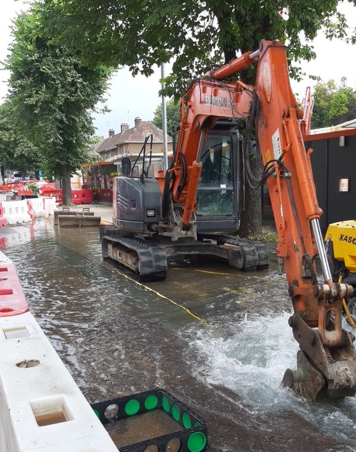 Thousands of Brighton homes without water after contractor bursts main