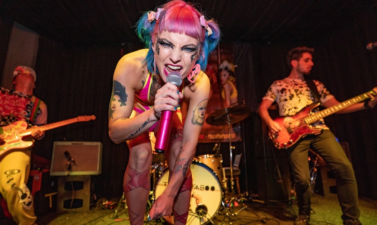 Saucy ‘Lips Can Kill’ tour arrives in Brighton