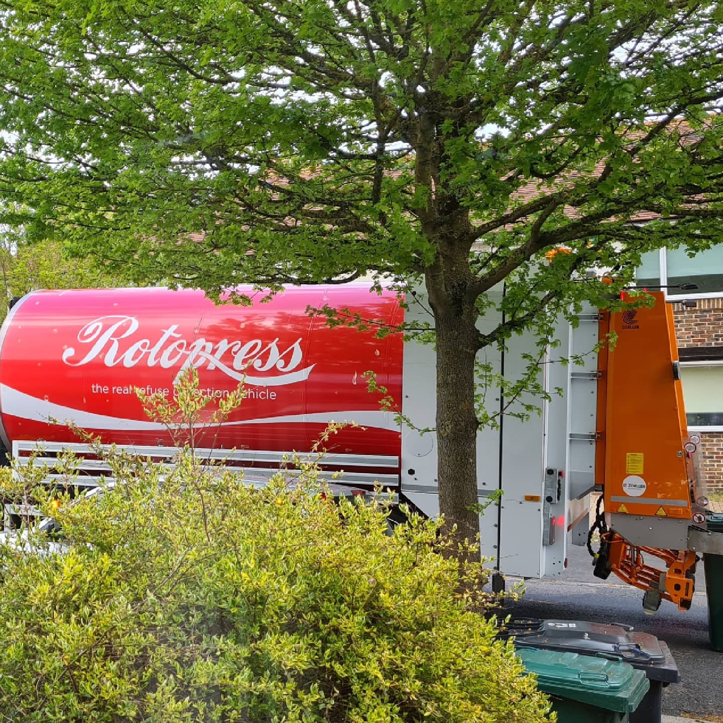 Cityclean trials revolving refuse truck
