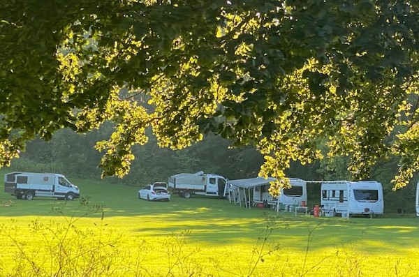 Travellers pitch up in grounds of listed Brighton mansion