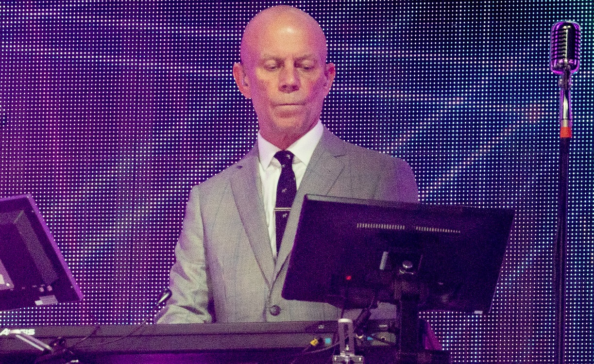 Erasure bring ‘The Neon’ circus to Brighton