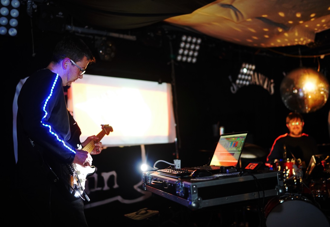 Brighton and Hove News » Warm Digits connected to Brighton's coast