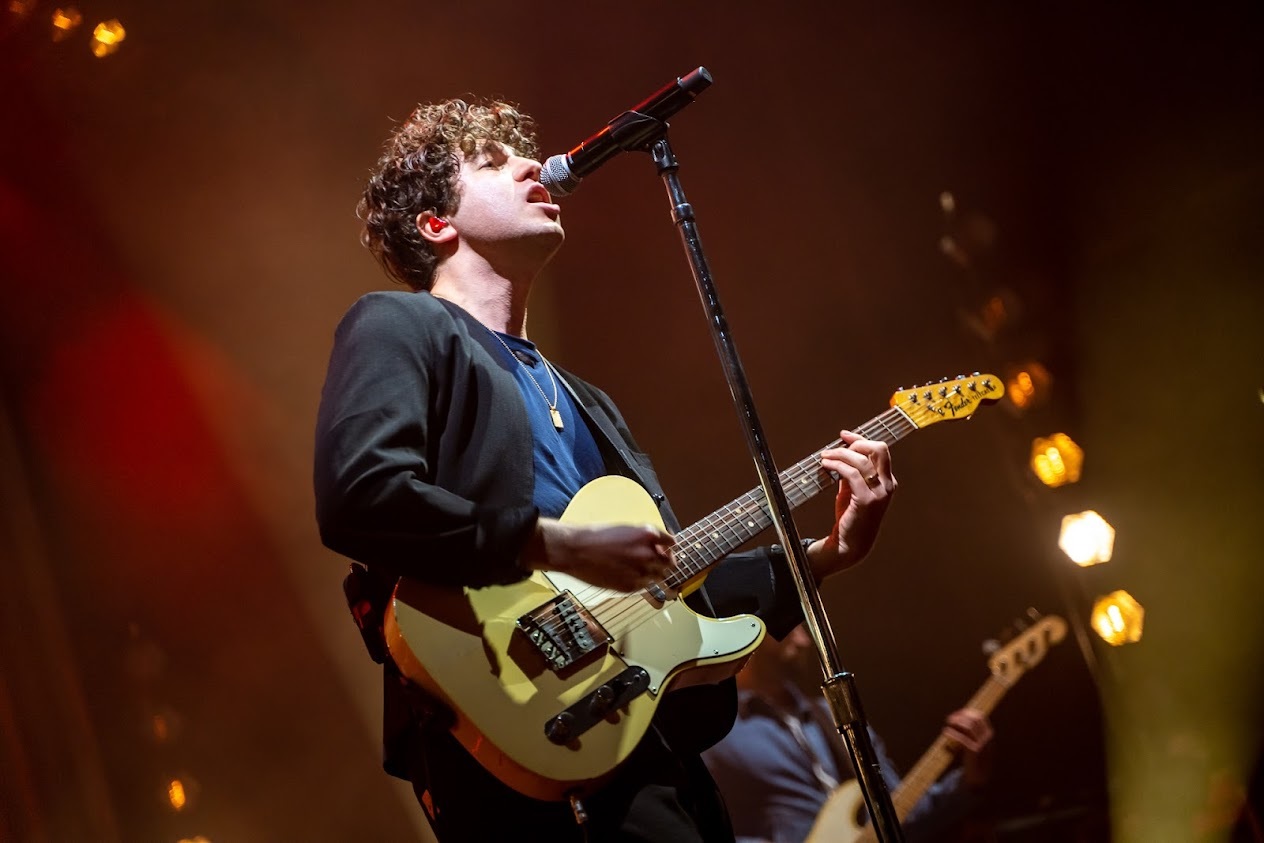 Brighton-formed band The Kooks thrill fans at The Centre – Brighton and ...