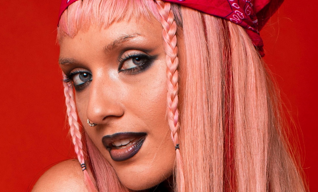 Hands Off Gretel frontwoman announces Brighton gig as Delilah Bon