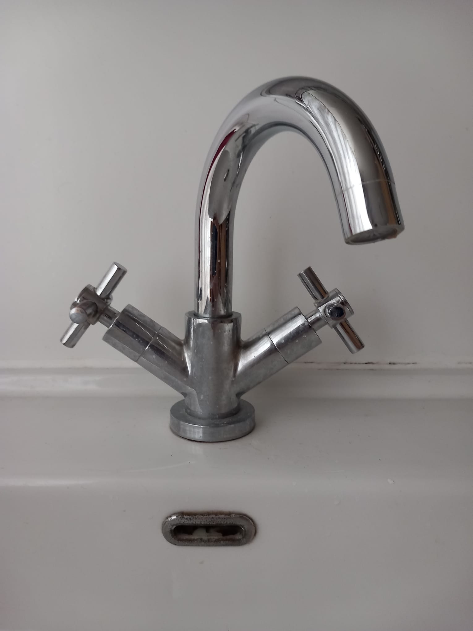 1,500 homes without water 1,500 homes without water