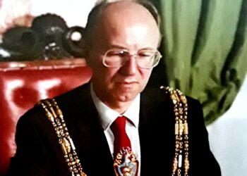 Calls grow to rename Brighton leisure centre after late mayor Brian Fitch