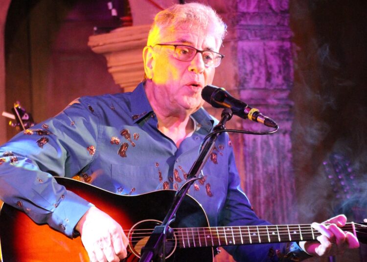 10cc’s Graham Gouldman & Heart Full Of Songs perform in unusual Sussex setting