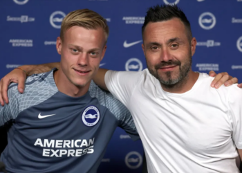 Brighton and Hove Albion defender signs new contract