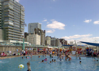 Dead seagull closes seafront paddling pool