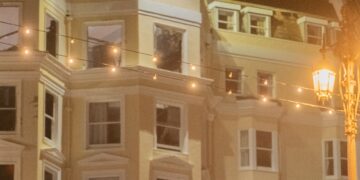 Roads still closed as response to Royal Albion Hotel fire scaled down