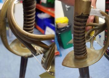 Hunt for owner of French cavalry swords