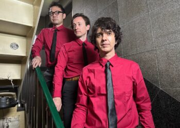 Witness Kraftwerk’s ‘The Man Machine’ album played surf style by The Routes