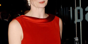 Annabel Giles dies of brain tumour