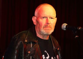 Johnny Moped play secret gig in Brighton under the name V.D. Boiler