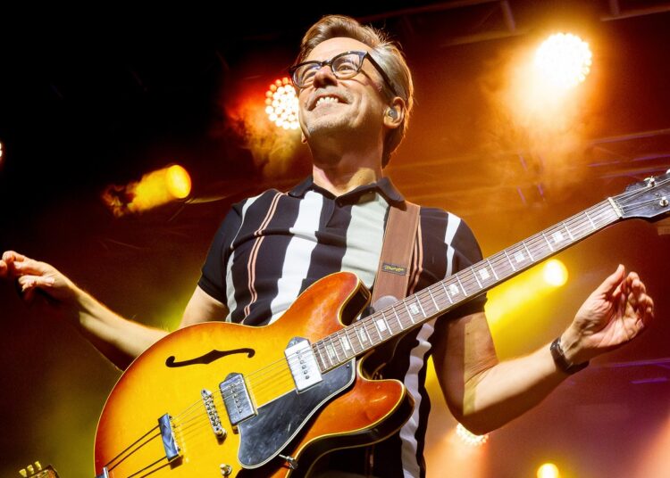 Haircut 100 wear their ‘Favourite Shirts’ for a ‘Fantastic Day’ in Sussex