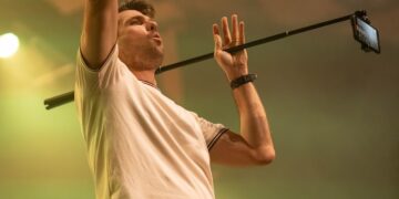 Music fans get Power Cuts at Scouting For Girls at Brighton concert