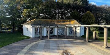 Chance to run new cafe – and loos – in crime-ridden park
