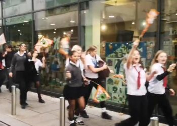 Scores of children skip school to call for Gaza ceasefire