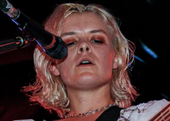 Projector announce Green Door Store gig