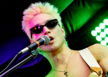 Wooze, Welly, Lonnie Gunn, & Owners Club entertain full capacity Brighton gig