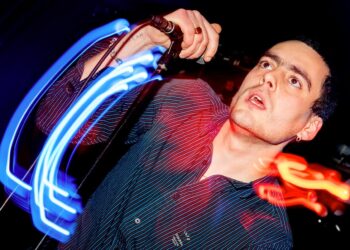 DAMEFRISØR play blinding set at new music night in Brighton