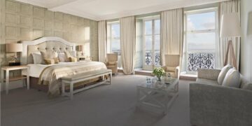 Grand Hotel’s bedroom furniture set to go under the hammer