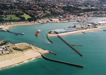 Body pulled from sea near Shoreham Harbour