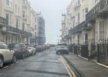 Unregistered car left blocking pavement in narrow Brighton street since last month