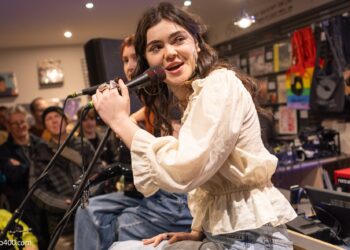 Chart band The Last Dinner Party play first ever acoustic set