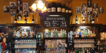 Brighton theatre bar’s photos of stage stars go missing