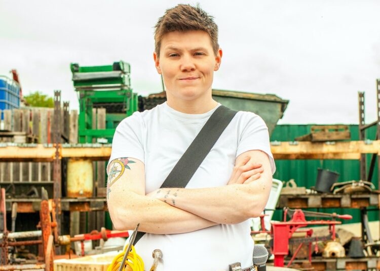 English folk singer-songwriter Grace Petrie announces Brighton concert