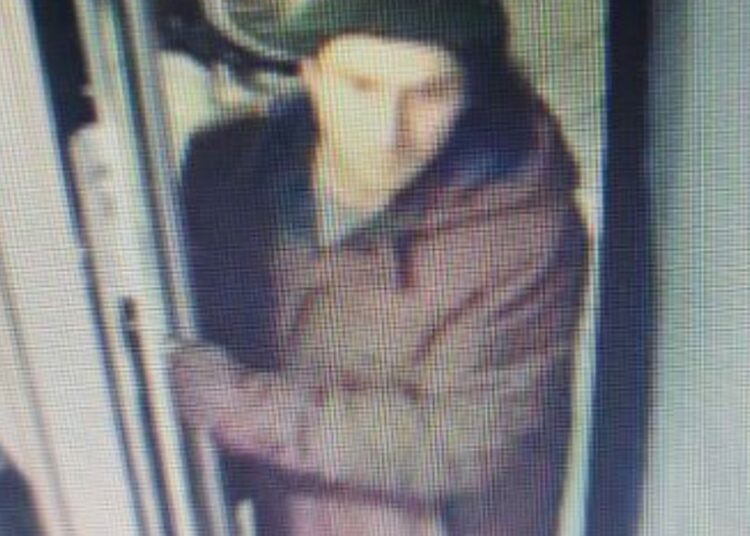 Laptop stolen from slots arcade