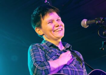 English folk singer-songwriter Grace Petrie plays Brighton concert