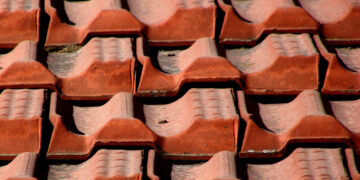 Police to investigate after pensioner targeted by roofing scammers