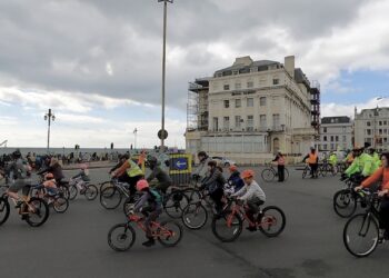 Hundreds of cyclists take to the road to call for safer streets