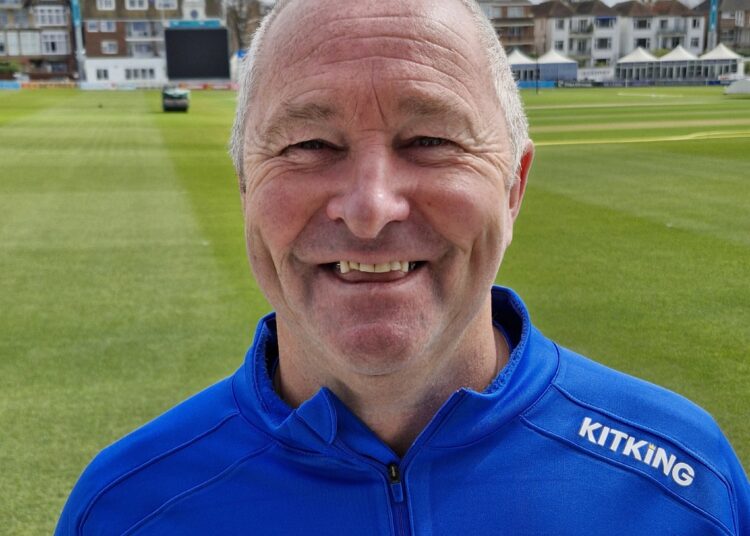 Sussex draw as bad light saves dogged Northants