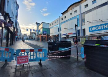 North Street still closed after concerns over roof safety