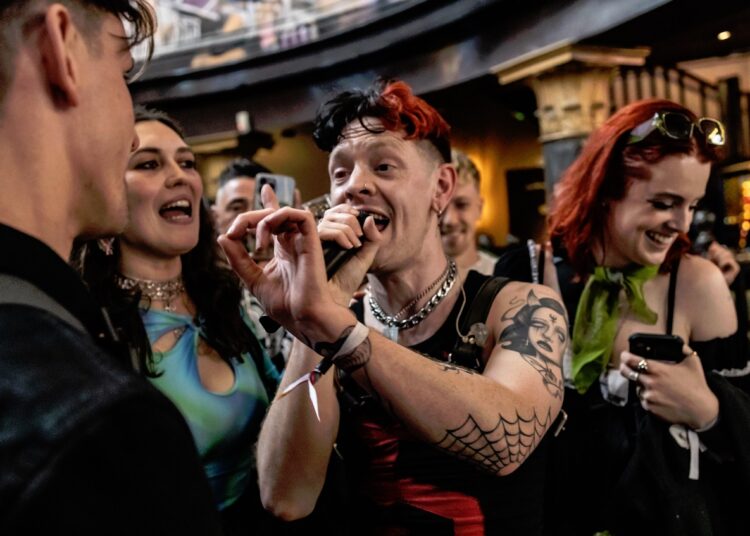 The Rock’n’Roll Circus livens up Brighton’s Font (Part 2)